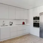 Rent 3 bedroom apartment of 121 m² in lisbon