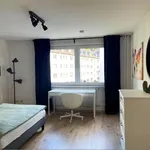 Rent a room of 80 m² in Frankfurt am Main