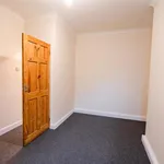 Rent 2 bedroom flat in Grimsby