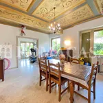 Rent 5 bedroom apartment of 300 m² in Roma