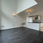 Rent 3 bedroom flat in South East England