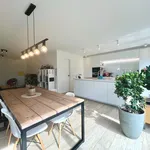 Maison de 324 m² avec 4 chambre(s) en location à Lievegem