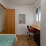 Rent a room of 90 m² in valencia