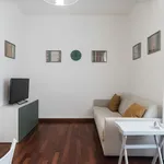 Rent 4 bedroom apartment of 50 m² in Milan