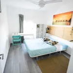 Rent a room of 100 m² in valencia