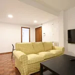 Rent a room of 275 m² in madrid