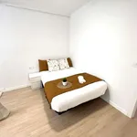 Rent a room of 140 m² in valencia