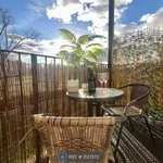 Rent 2 bedroom flat in London