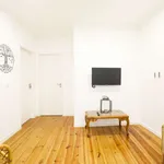 Rent a room of 100 m² in lisbon