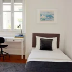 Rent 5 bedroom apartment in Lisbon