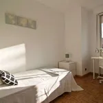 Rent a room of 120 m² in madrid