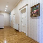 Pronajměte si 4 ložnic/e byt o rozloze 115 m² v Prague