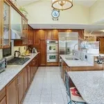 Rent 5 bedroom apartment in Queens