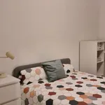 Rent a room of 90 m² in lisbon