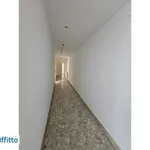 Affitto 6 camera appartamento di 243 m² in Palermo