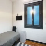 Rent a room of 400 m² in madrid