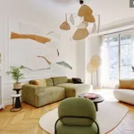 Rent 3 bedroom apartment of 110 m² in Paris