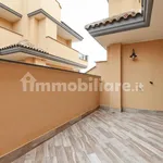 Affitto 5 camera appartamento di 131 m² in Rome