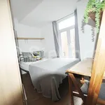 Rent 4 bedroom flat of 70 m² in London