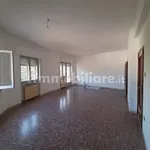 Affitto 4 camera appartamento di 130 m² in Catanzaro