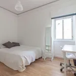 Rent a room of 160 m² in lisbon