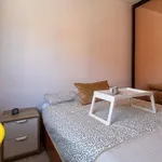 Rent 4 bedroom apartment in Valencia