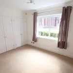 Rent 2 bedroom flat in Woking