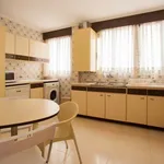 Rent a room of 150 m² in Valencia