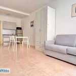 Affitto 1 camera casa di 35 m² in Milan