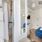 Rent 1 bedroom apartment of 10 m² in Paris