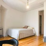 Rent 4 bedroom apartment in lisbon