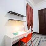 Rent a room of 300 m² in valencia