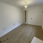 Rent 3 bedroom flat in Isle Of Man