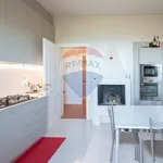 Affitto 5 camera casa di 220 m² in Padenghe sul Garda