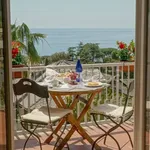 Rent 2 bedroom apartment of 84 m² in Bogliasco