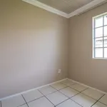 Rent 3 bedroom house of 50392 m² in Roodepoort