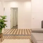 Rent 4 bedroom apartment in Madrid