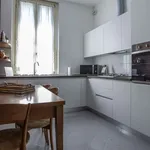 Rent 3 bedroom apartment of 140 m² in milan