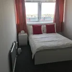 Rent 3 bedroom flat in London