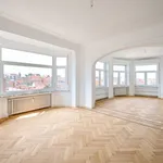 Rent 3 bedroom apartment in Ixelles