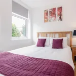 Rent 2 bedroom flat in London