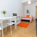 Rent 5 bedroom apartment in Valencia