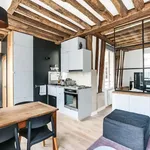 Appartement de 270 m² avec 1 chambre(s) en location à Paris