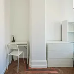 Rent 16 bedroom apartment in Lisbon