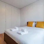 Rent 1 bedroom apartment of 65 m² in lisbon