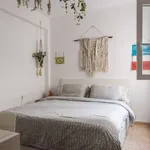 Rent a room of 90 m² in valencia