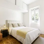 Rent 1 bedroom apartment of 70 m² in lisbon