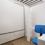 Rent 4 bedroom apartment in Barcelona