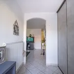 Appartement de 194 m² avec 8 chambre(s) en location à Charmes