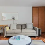 Appartement de 1227 m² avec 3 chambre(s) en location à Paris